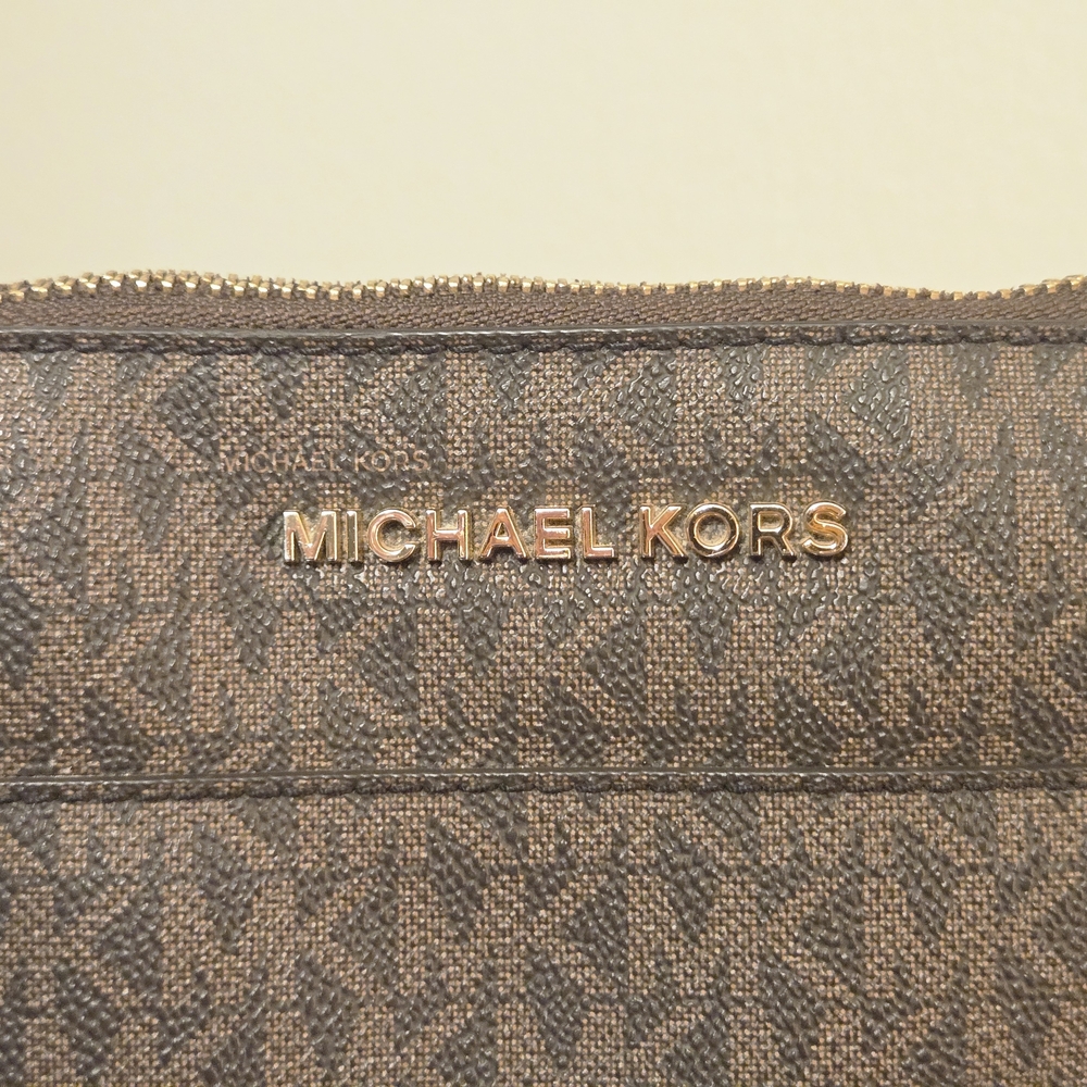 Michael Kors Brown Signature Print Tote with Matching Jet Set Wallet - Picture 3 of 16